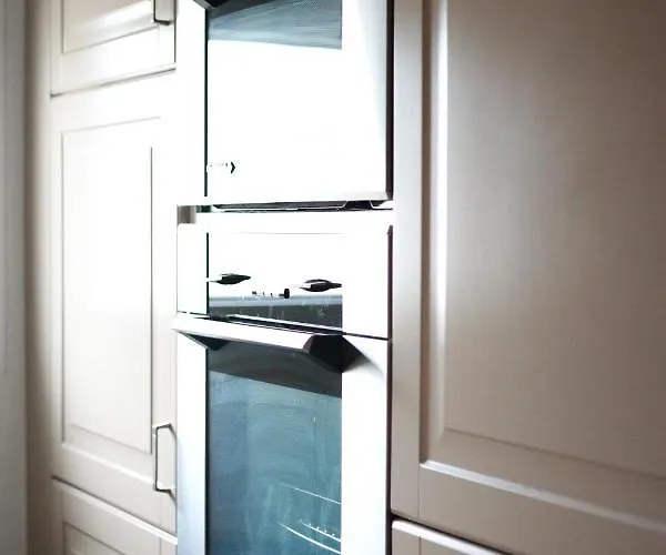 Casa Del Mar - Beautiful Two Bedroom Penthouse Apartment