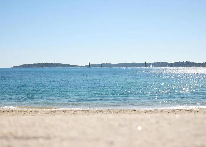 Casa Del Mar - Beautiful Two Bedroom Penthouse Apartment